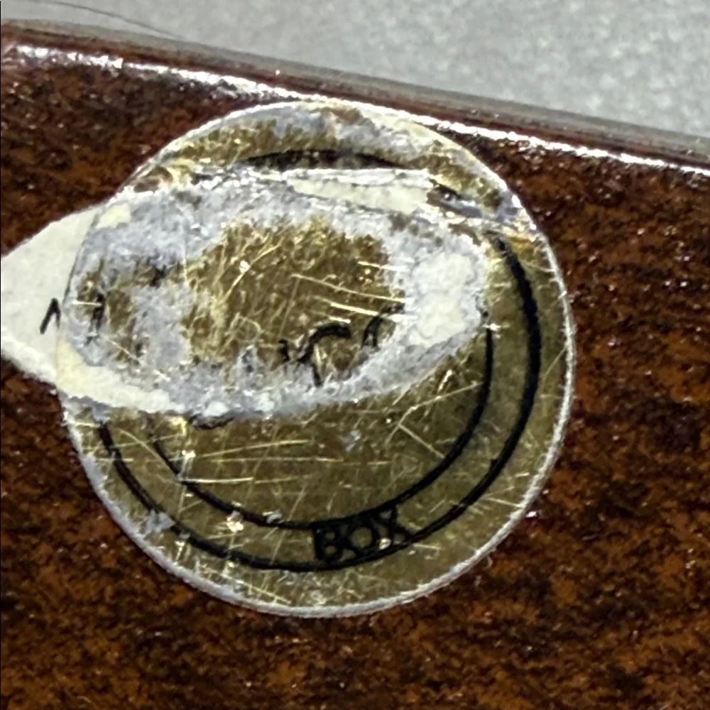 Vintage Gucci Gold Watch with Colorful Bezels - Picture 13 of 15